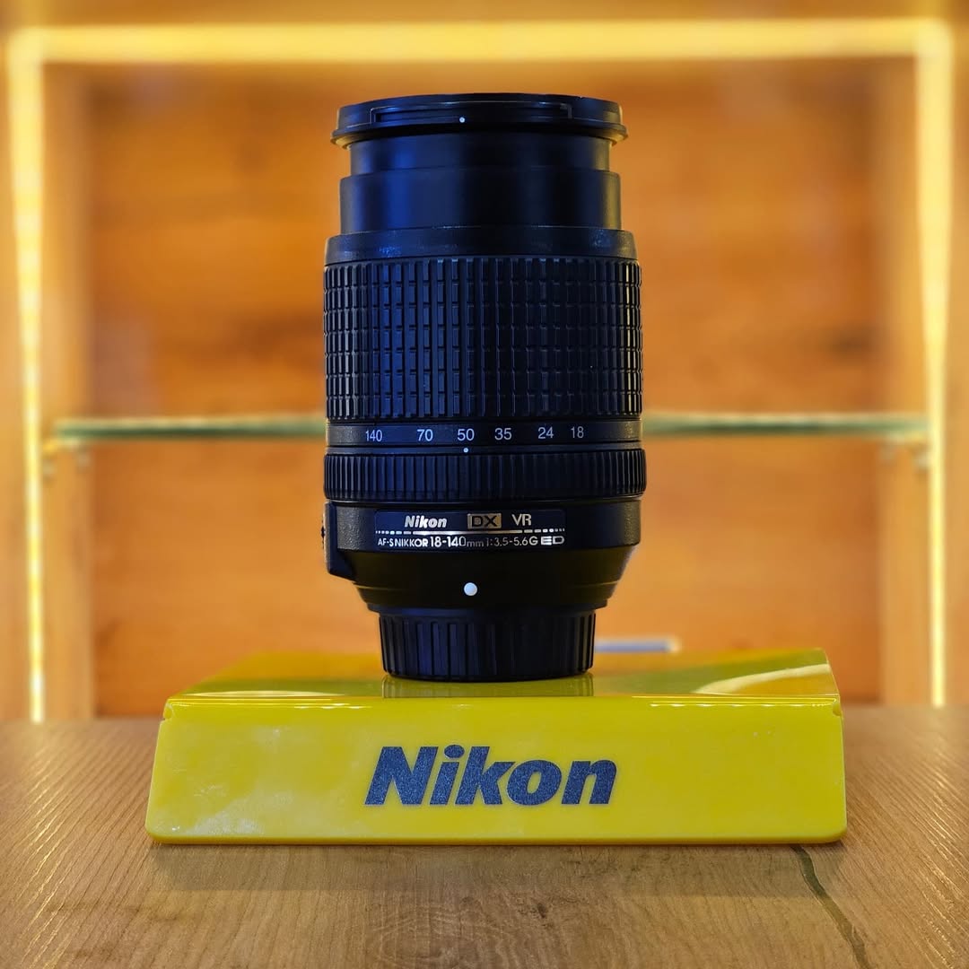 Nikon D7100 + Lente Nikkor 18-140mm VR DX AF-S