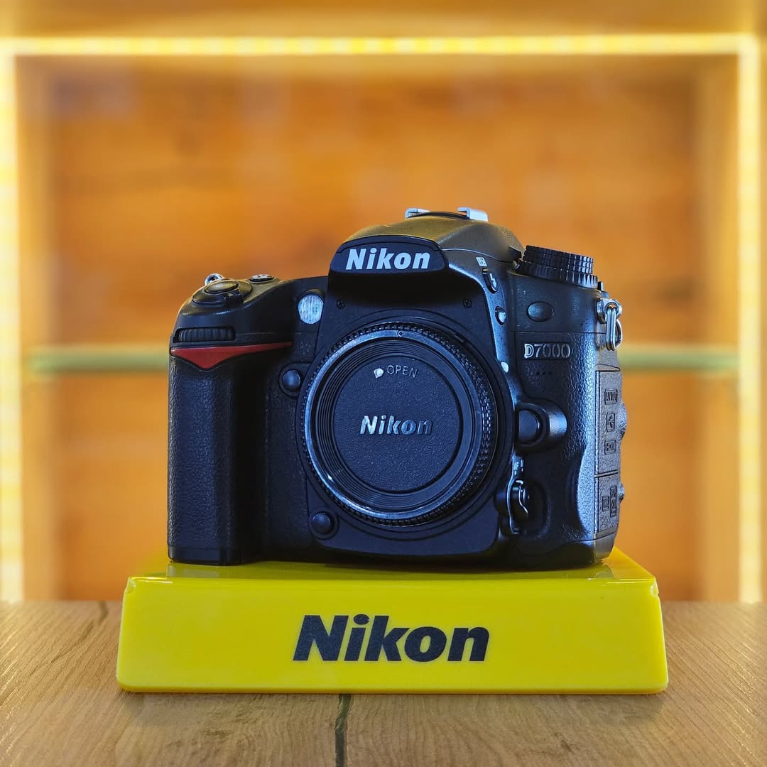 Nikon D7000 + lente tamron 17-50mm
