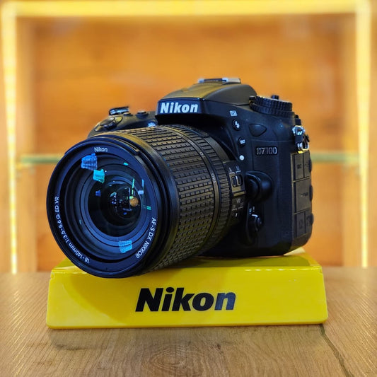 Nikon D7100 + Lente Nikkor 18-140mm VR DX AF-S