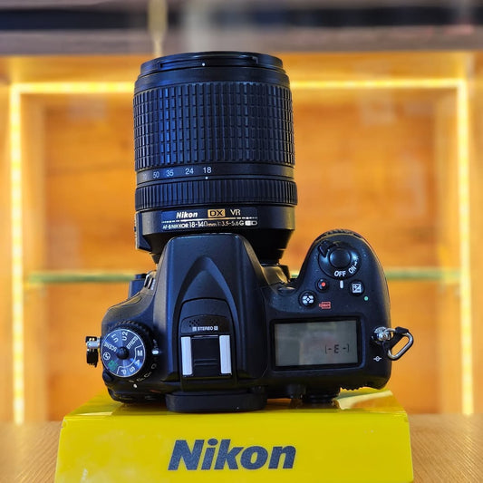 Nikon D7100 + Lente Nikkor 18-140mm VR DX AF-S