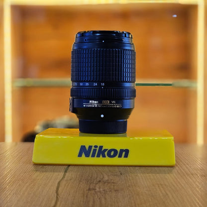 Nikon D7200 + lente NIKKOR 18-140mm