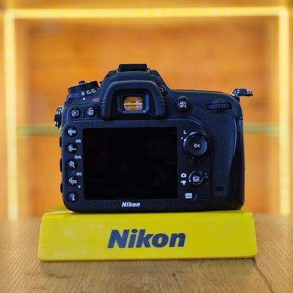 Nikon D7100 + Lente Nikkor 18-140mm VR DX AF-S