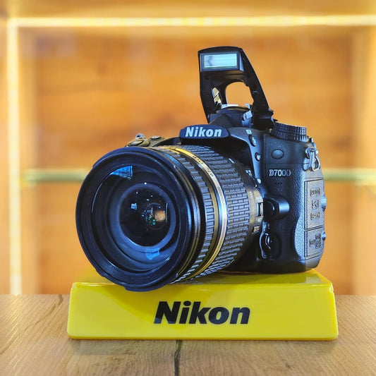 Nikon D7000 + lente tamron 17-50mm