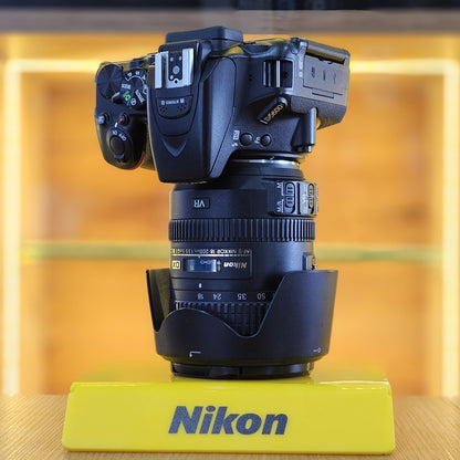 Nikon D5600 + Lente Nikkor 18-200mm VR DX AF-S